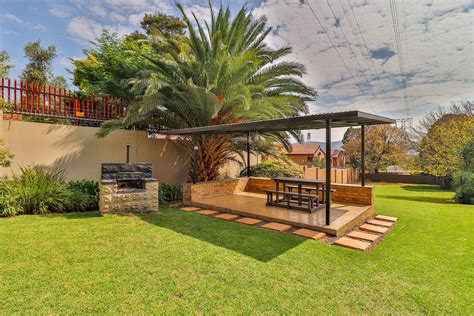 Bedroom Townhouse For Sale In Bedford Gardens P