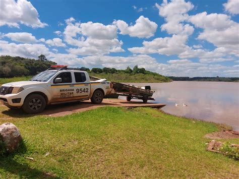 Patram De Tr S Passos Realiza Patrulhamento Embarcado No Rio Turvo