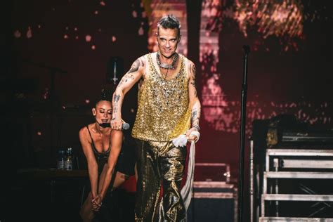 Robbie Williams In Concerto Al Lucca Summer Festival Foto 1 Di 13 R 101