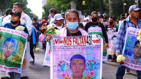 Detienen a nueve policías mexicanos por la desaparición de los