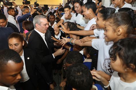 Presidente Abinader Encabeza Entrega Ltimo Libro Impreso Del Minerd Y