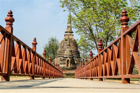 Buddhist temples and statues 22634614 Stock Photo at Vecteezy