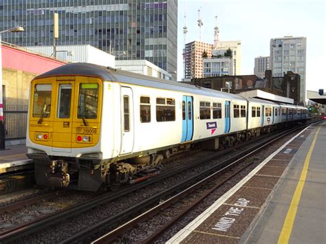 Tl 319009 Elephant And Castle Thameslink Class 319 319009 Flickr