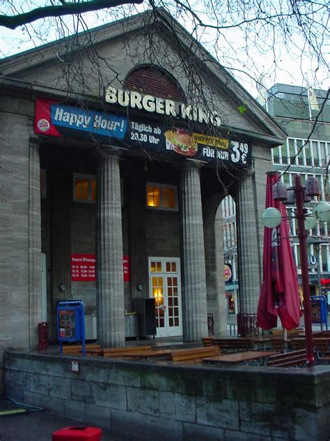 Hamburger Burger King The Burger King In Hamburg Looks Mor Flickr