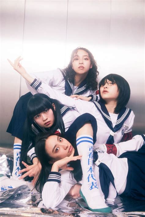 ATARASHII GAKKO Poses Pose Reference Photo Japanese Girl Band