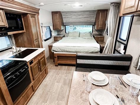 2018 FOREST RIVER ROCKWOOD MINI LITE 2304KS - Good Sam RV Rentals