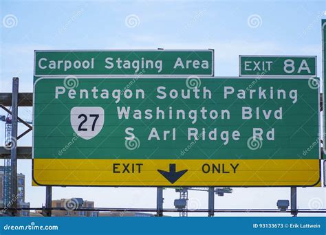 Street Sign To Pentagon in Washington DC - WASHINGTON, DISTRICT of ...