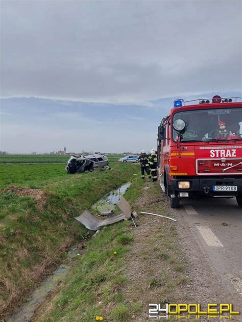 Dwie M Ode Osoby Poszkodowane W Wypadku Na Trasie Ligota Bialska