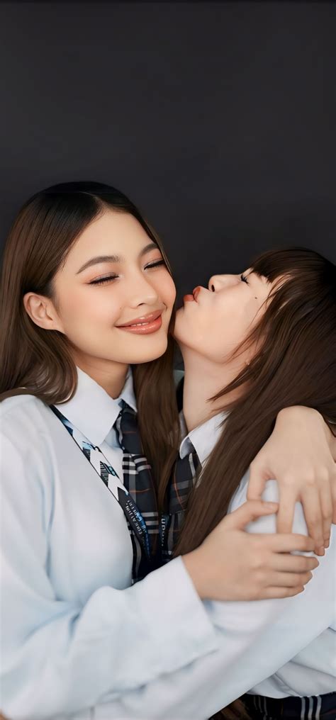 Pin By C On Bini Pretty Brunette Save Phone Wallpaper Pink