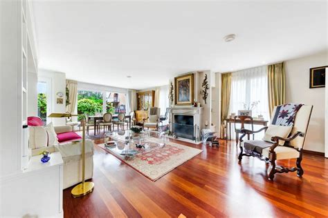 Magnifique Duplex En Attique Au Coeur De Nyon Avec Appartement