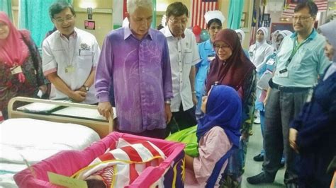 Hari Malaysia 13 Bayi Lahir Di Hospital Melaka Malaysiaaktif