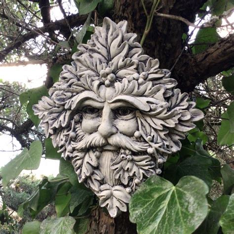 Stone Garden Diamond Green Man Leaf Face Wall Plaque Ferney Heyes Garden Products