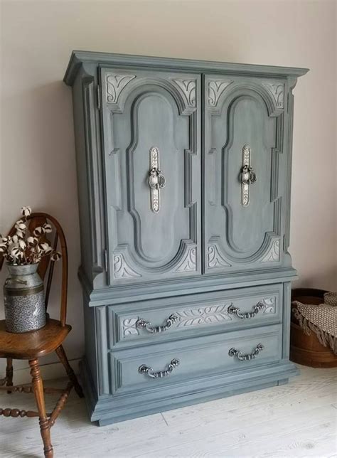 Layers Of Blended Light Blue And Grey Chalk Paints For A Bright