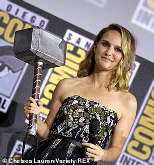 Natalie Portman will make return as the female Thor... dividing fans | Daily Mail Online