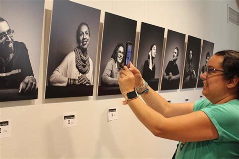 Una Exposici N Re Ne Retratos En Blanco Y Negro Para Visibilizar La