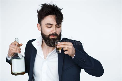 Alcool Ubriaco Della Bevanda Dell Uomo Fotografia Stock Immagine Di