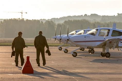 Formation des pilotes de chasse L armée de l Air est en quête d un