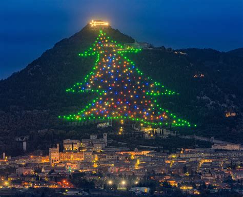 Decimale Giuria Inizio Mercatini Di Natale Gubbio 2020 Fronzolo