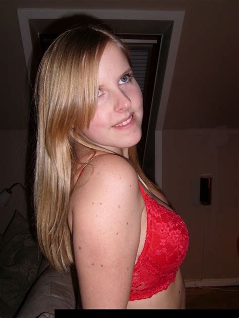 Amateur Chubby Blonde 6 13 1600x1200 1600x1200 Porn Pic