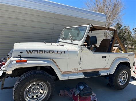 1987 Jeep Wrangler SUV White 4WD Automatic LAREDO Classic Jeep