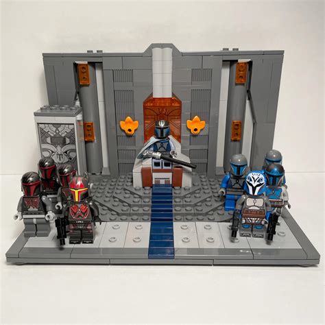 The Mandalorian Throne Room Expanded on set 75310 : r/legostarwars