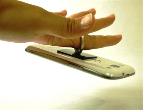 Universal Smart Ring iPhone Holder by iRing » Gadget Flow