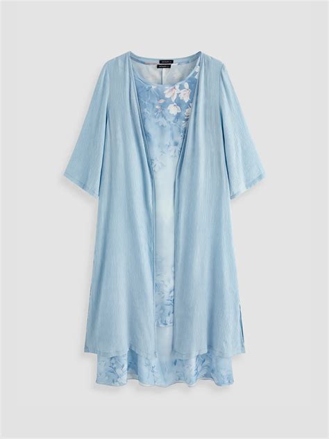 New floral accessories will soon enhance the half and half updo 14