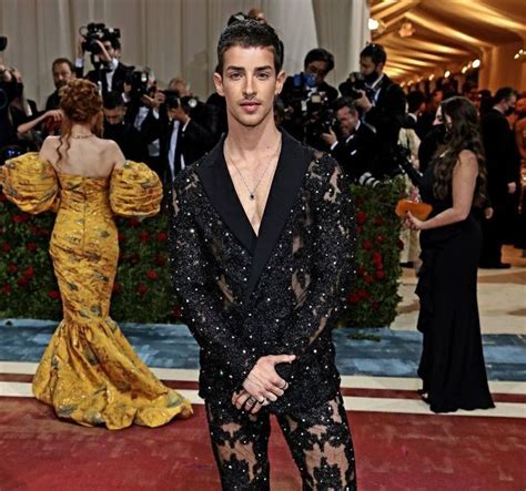 Manu R Os In Moschino Met Gala Met Gala Outfits Prom Outfits