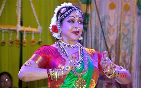 Vrindavan Hema Malini Performs At Radha Raman Temple Gallery Social