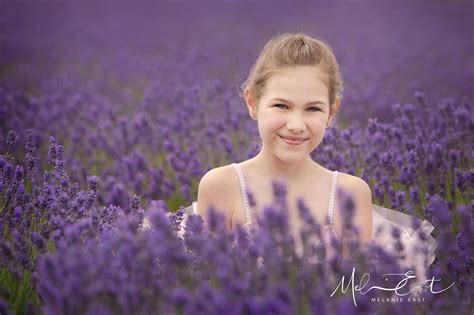 Lavender field photo shoots - Melanie East Photography