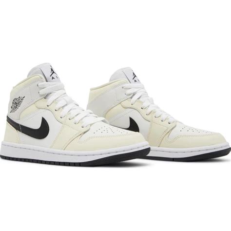 Air Jordan 1 Mid Coconut Milk W Bq6472 121 купить в Москве