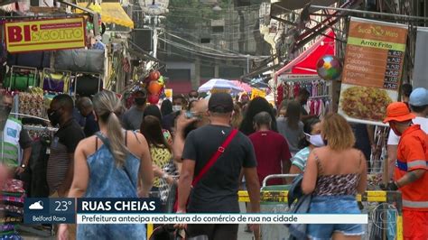 Ruas Cheias E Filas Nas Portas No Primeiro Dia De Reabertura Do