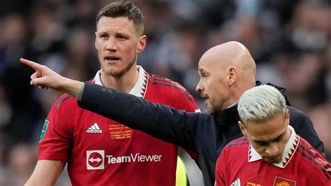 Aturan Ketat Erik Ten Hag Di Manchester United Hukum Pemain Telat