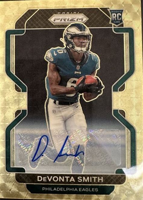 DeVonta Smith 2021 Prizm Rookie Autographs - Gold Vinyl #335 Price Guide - Sports Card Investor