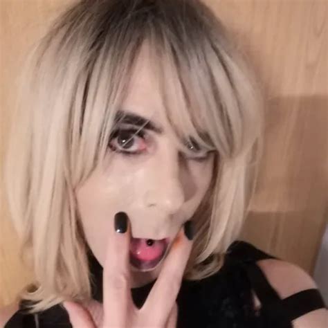 Tranny Playing With Her New Realistic Dildo Shemale Trap Porn Feat Zala Orchid Xhamster