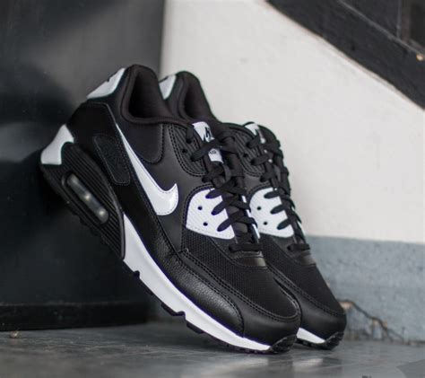 Nike Wmns Air Max 90 Essential