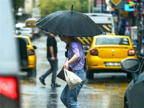 Meteoroloji Ve Akom Dan Stanbul A Art Arda Ya Uyar S Te Son