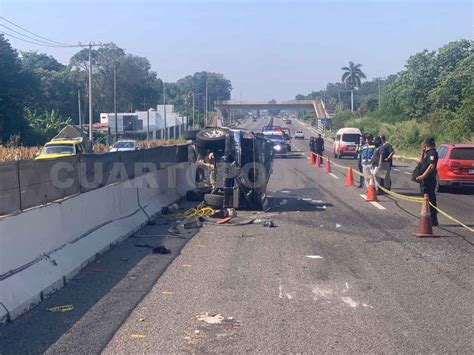 Se Estrellan Contra Muro Y Vuelcan Un Muerto El Saldo