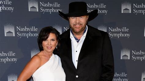 Who Is Toby Keith S Wife Tricia Lucus