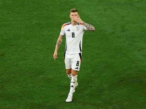 O Adeus De Uma Lenda As Imagens Da Desilus O De Toni Kroos Ap S O