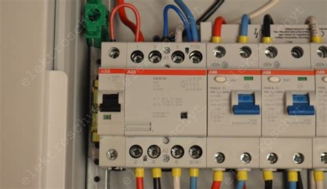 Как правильно подключить контактор: схемы подключения