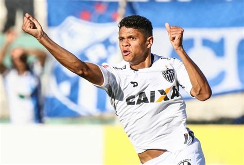 Galo fica atrás duas vezes mas iguala URT e joga por empate em BH