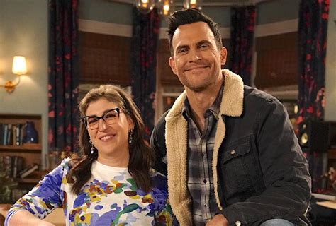 Mayim Bialik Mourns Call Me Kat Cancellation — and Teases Where All the ...