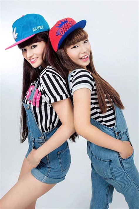 Cháu gái nổi tiếng của Vũ Thu Phương thích khoe ảnh bikini nóng bỏng