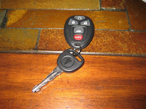 GM-Pontiac-G6-Key-Fob-Battery-Replacement-Guide-001