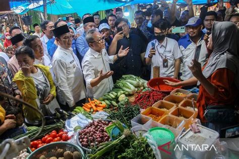 Mendag Tinjau Harga Bahan Pokok Di Pasar Palapa Pekanbaru Antara News