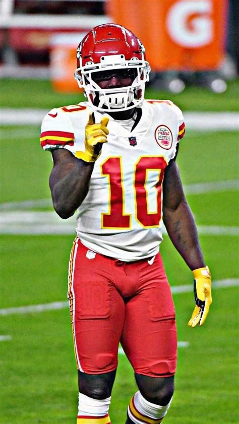 Cool Tyreek Hill Wallpaper 7 | Nfl football art, Football helmets, Kc ...