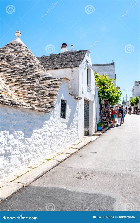 Alberobello Italy A Vila Pitoresca Do Trulli Casas De Pedra Constru