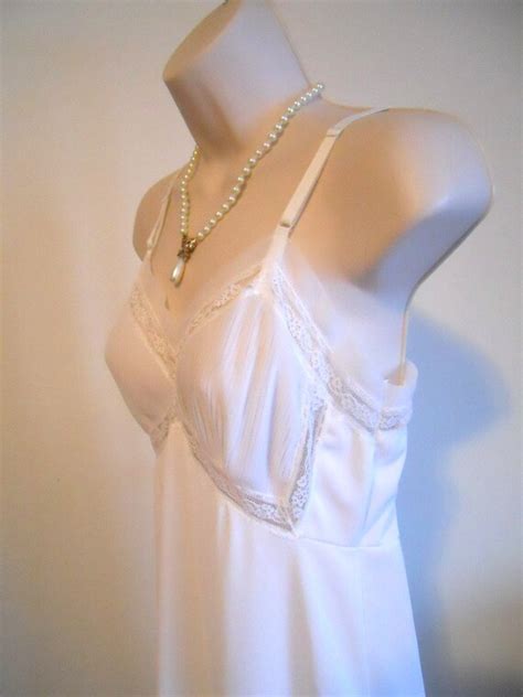 Vintage Kayser Luxite Crystal Pleat White Full Slip C Gem