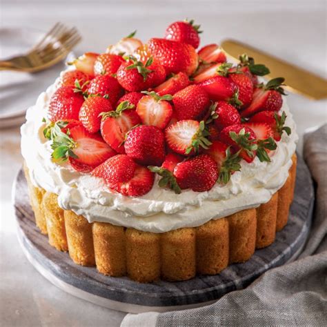 Strawberry Cream Cake - Bake from Scratch